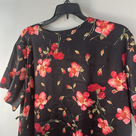 Secret Treasures Satin Robe - Picture 11 of 16